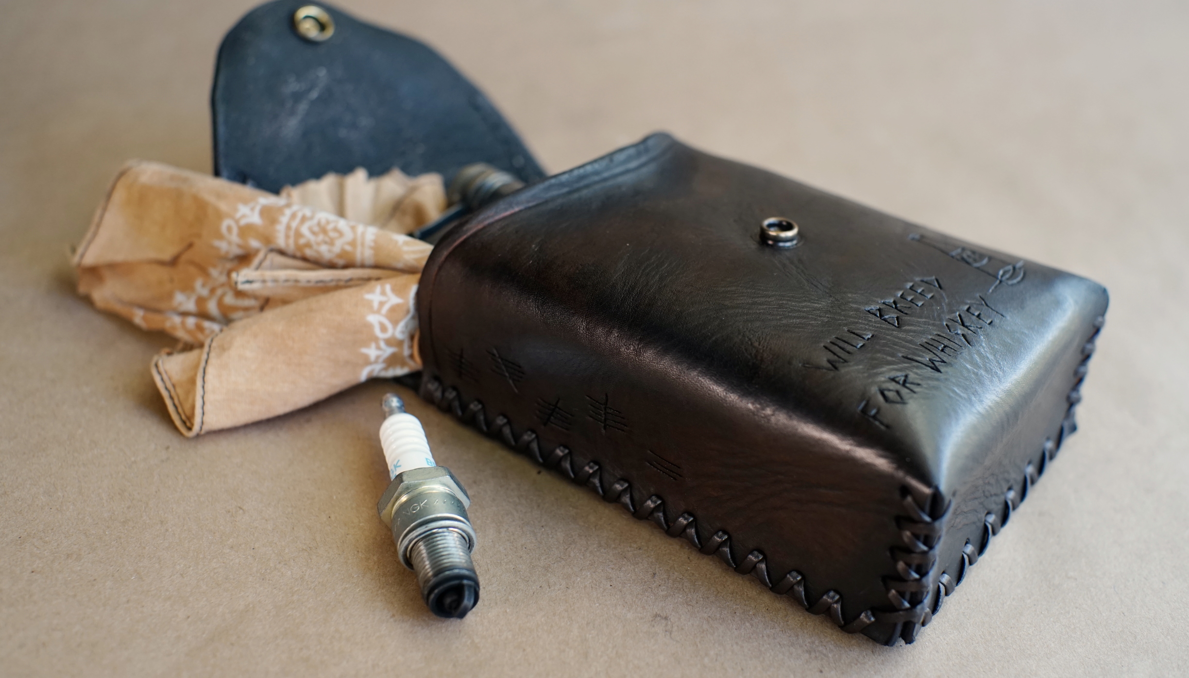 STASH POUCH - Black - Skull